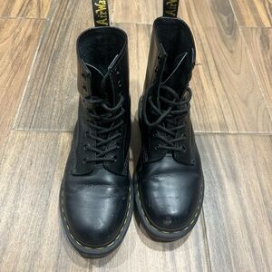 Dr. Martens Black 1460 boots
